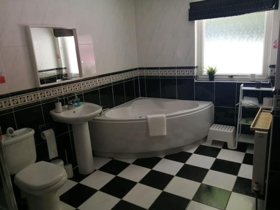 Waterside 3 Bed Cottage, Hot Tub, Sauna, Pvt Beach أروكار المظهر الخارجي الصورة